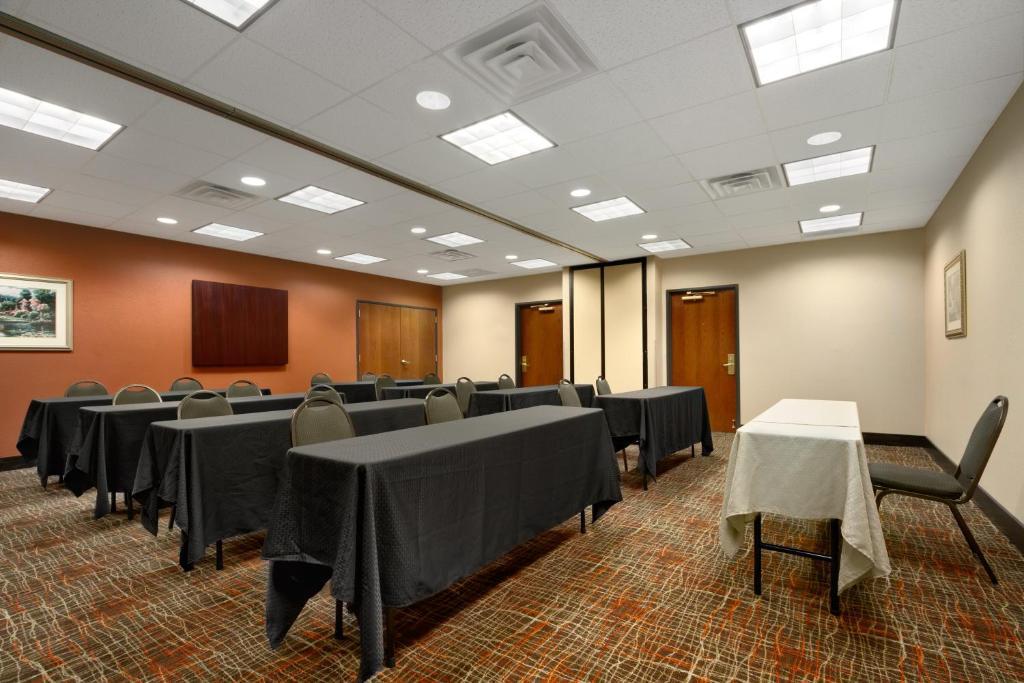 Hotel Country & By Radisson, Wolfchase-memphis, Tn 3*