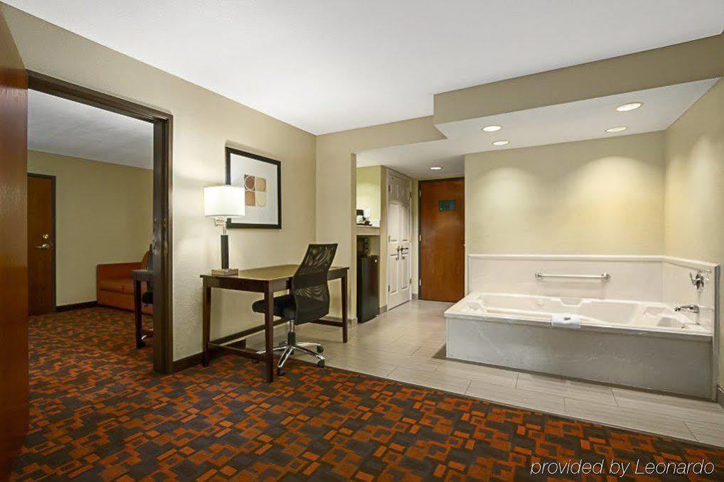 Country & By Radisson, Wolfchase-memphis, Tn